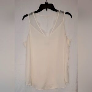 Casual White Sleeveless Blouse
